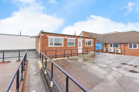 2 bed property, in Boldmere Road, £80,000