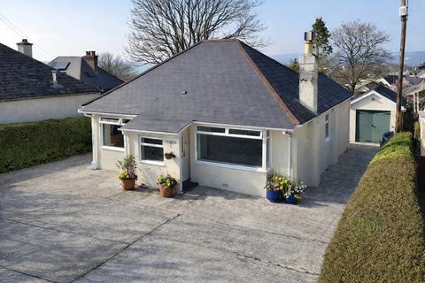 4 bed property, in The Down, £450,000