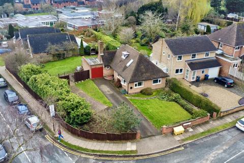 4 bed property, in Holifast Road, £590,000