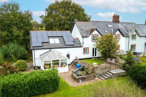4 bed property, in Ash Mill, £650,000