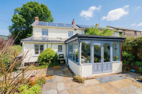 3 bed property, in West Sandford, £525,000