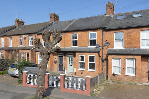 2 bed property, in Mill Crescent, £420,000