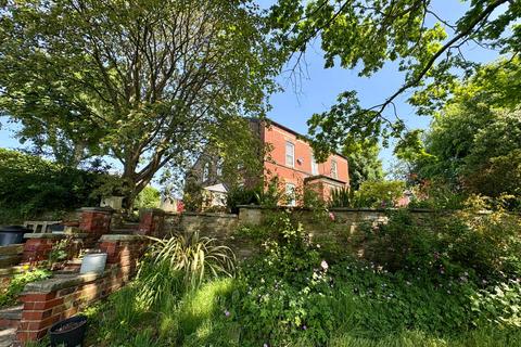 8 bed property, in Sheffield Road, £900,000