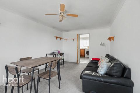 1 bed property, in Bader Walk, £170,000