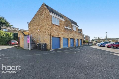 1 bed property, in Bader Walk, £170,000