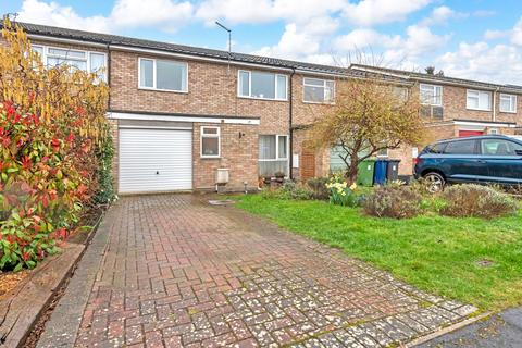 4 bed property, in St. Laurence Road, £400,000