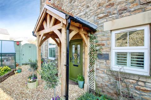 4 bed property, in Cross Hill, £325,000