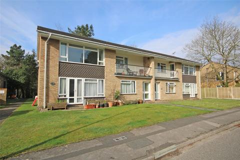 2 bed property, in Forest Pines, £249,950