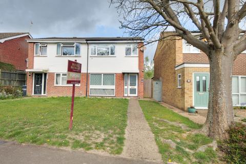 3 bed property, in Northlands Avenue, £365,000