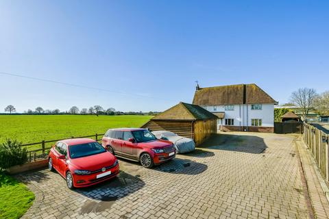 5 bed property, in Kingsland Lane, £950,000