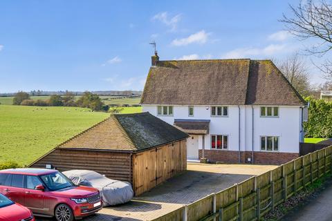 5 bed property, in Kingsland Lane, £899,500
