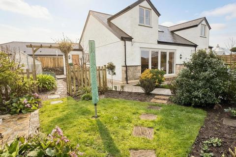 3 bed property, in Merritts Hill, £538,950