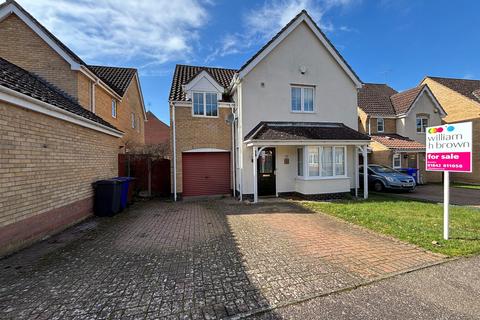4 bed property, in Woodcock Rise, £315,000