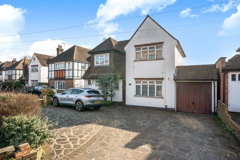 3 bed property, in St. Albans Road, £650,000