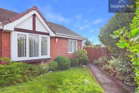 1 bed property, in Scott Mews, £110,000
