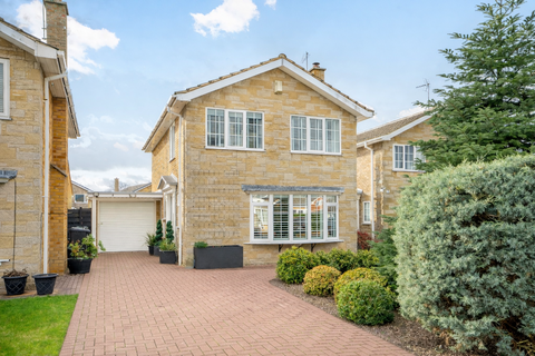 3 bed property, in Deerstone Way, £415,000