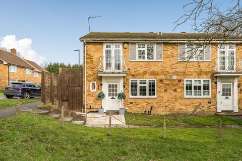3 bed property, in Stanmore Hill, £725,000