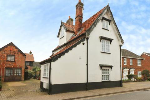 3 bed property, in Cock Street, £325,000