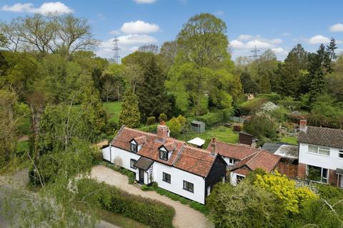 4 bed property, in Church Road, £490,000