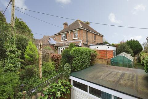 3 bed property, in Carters Corner, £560,000
