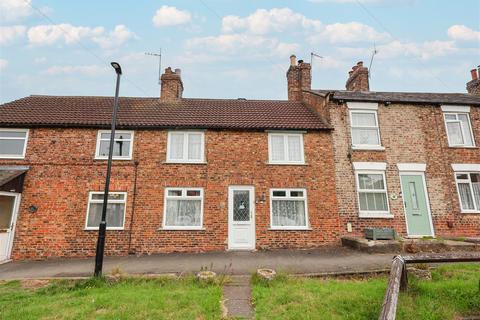 2 bed property, in St. James Green, £160,000