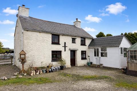 2 bed property, in Ffostrasol, £245,000