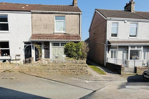 2 bed property, in Llewelyn Street, £170,000