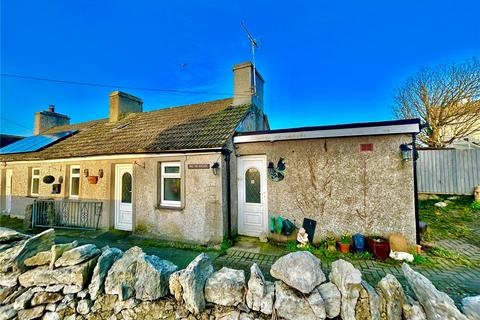 2 bed property, in Amlwch Road, £120,000