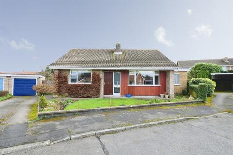 3 bed property, in St. Marys Close, £335,000