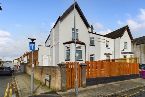 8 bed property, in Church Road, £260,000