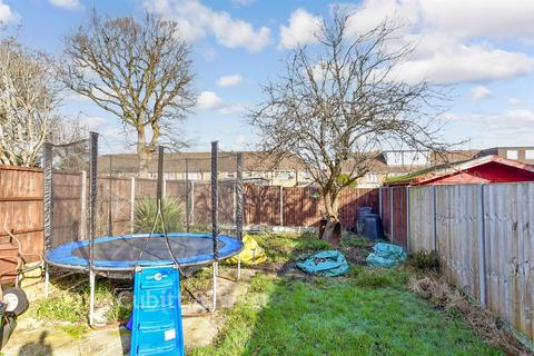 3 bed property, in St. Christopher's Road, £280,000