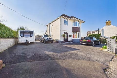 3 bed property, in Llandissilio, £395,000