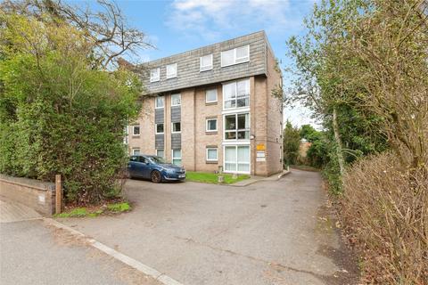 1 bed property, in London Road, £115,000