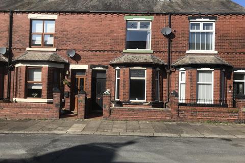 3 bed property, in Kendal Street, £105,000