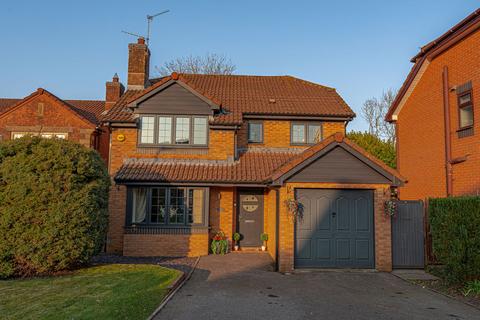 5 bed property, in Llangorse Drive, £575,000