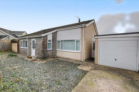 2 bed property, in Margarets Way, £295,000