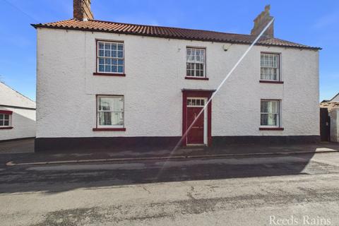 5 bed property, in Northgate, £700,000