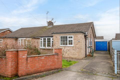 2 bed property, in Southdown Road, £250,000