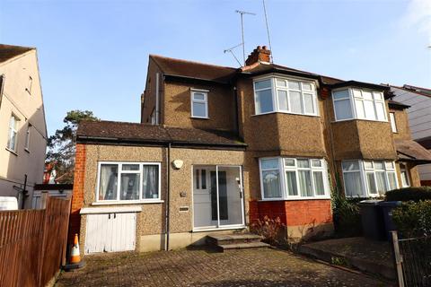4 bed property, in Llanvanor Road NW2, £1,335,000