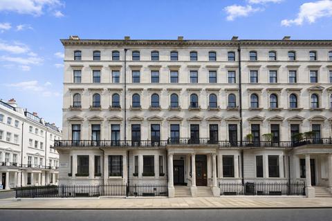 1 bed property, in london SW7, £535,000