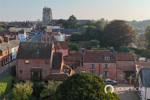 4 bed property, in Northgate, £500,000