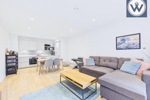 2 bed property, in Carding Building, £390,000
