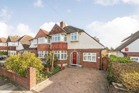 3 bed property, in Beechcroft Avenue, £975,000