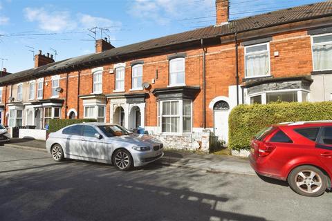 4 bed property, in Hinderwell Street, £140,000