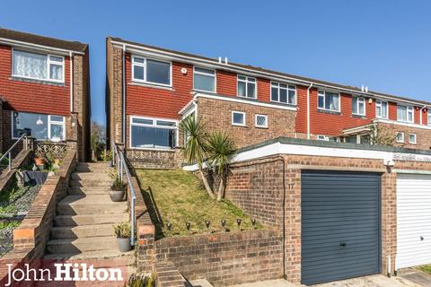3 bed property, in Uplands Road, £450,000