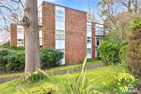 2 bed property, in Lingwood Close, £190,000