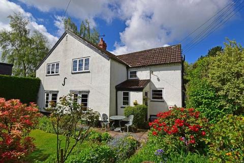 3 bed property, in Fairfield Road, £525,000