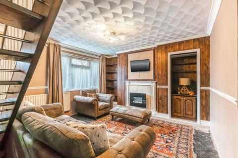 4 bed property, in Flexible Coastal Home in Blakeney, £300,000