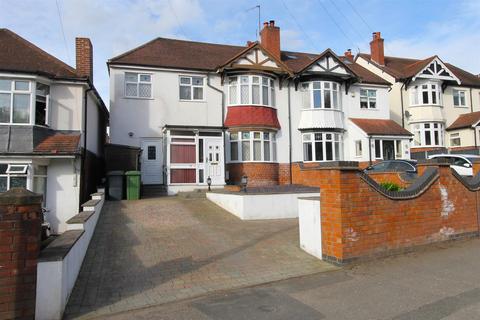 3 bed property, in Stourbridge Road, £349,999