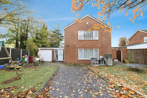4 bed property, in North Park Road, £400,000